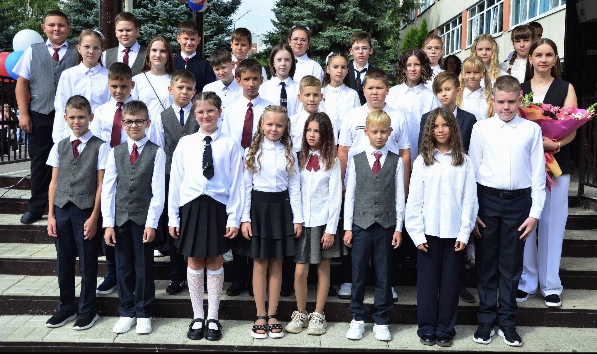 5v_26-27.jpg (300 KB)